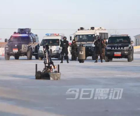 黑河反恐防爆實(shí)戰(zhàn)！看凌天排爆機(jī)器人如何在零下25°迅速出擊。