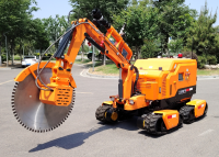 RXR-JM200GD消防破拆救援機(jī)器人 （4履帶、破拆機(jī)械臂、80國(guó)產(chǎn)消防水炮）